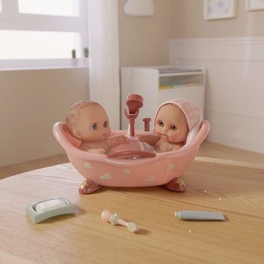 Lil’ Cutesies Twin Baby Doll Bathtub Playset with Working Pump Shower – Bath Time Set with  8.5" Dolls, Hooded Towel & Accessories