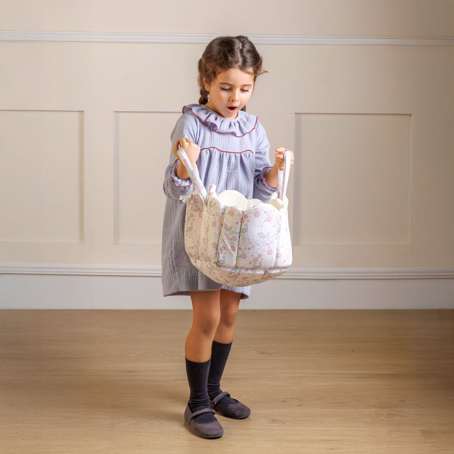 (PRE-ORDER ONLY AVAILABLE AUG 2026)Bonbebé® Doll Bassinet Carry Bed with Soft Fabric & Handles